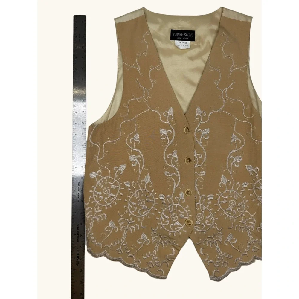 Yvonne Sachs New York Tan Embroidered Vest Scalloped Hem Tie Back Sample Sz S/M